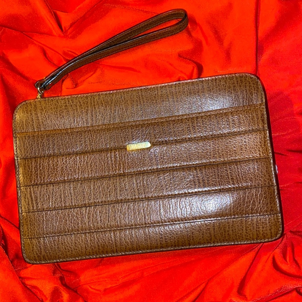 🔥🔥 BALLY Zipped Leather Wristlet